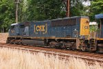CSX 4572 posing for photos